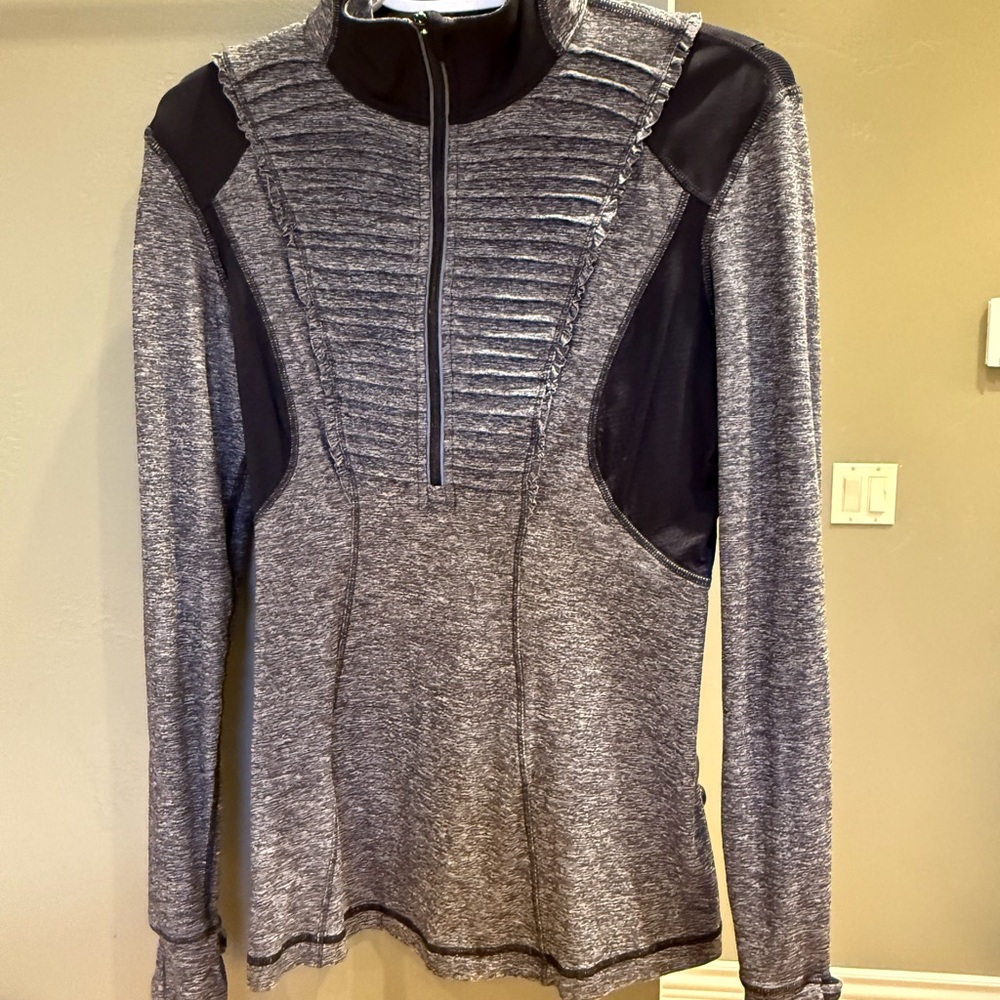 Lululemon Athletica Ribbed Fitted Gray and Black Sweatshirt